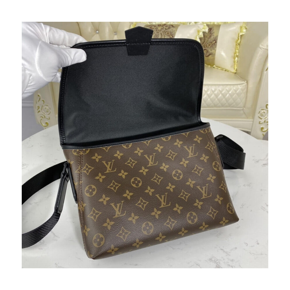 Louis Vuitton Monogram Magnetic Messenger M45557