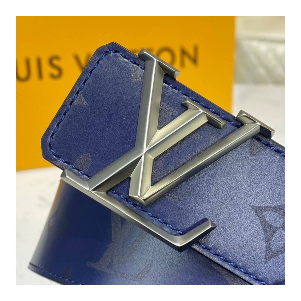 Louis Vuitton LV Pyramide 40mm Reversible M9346T