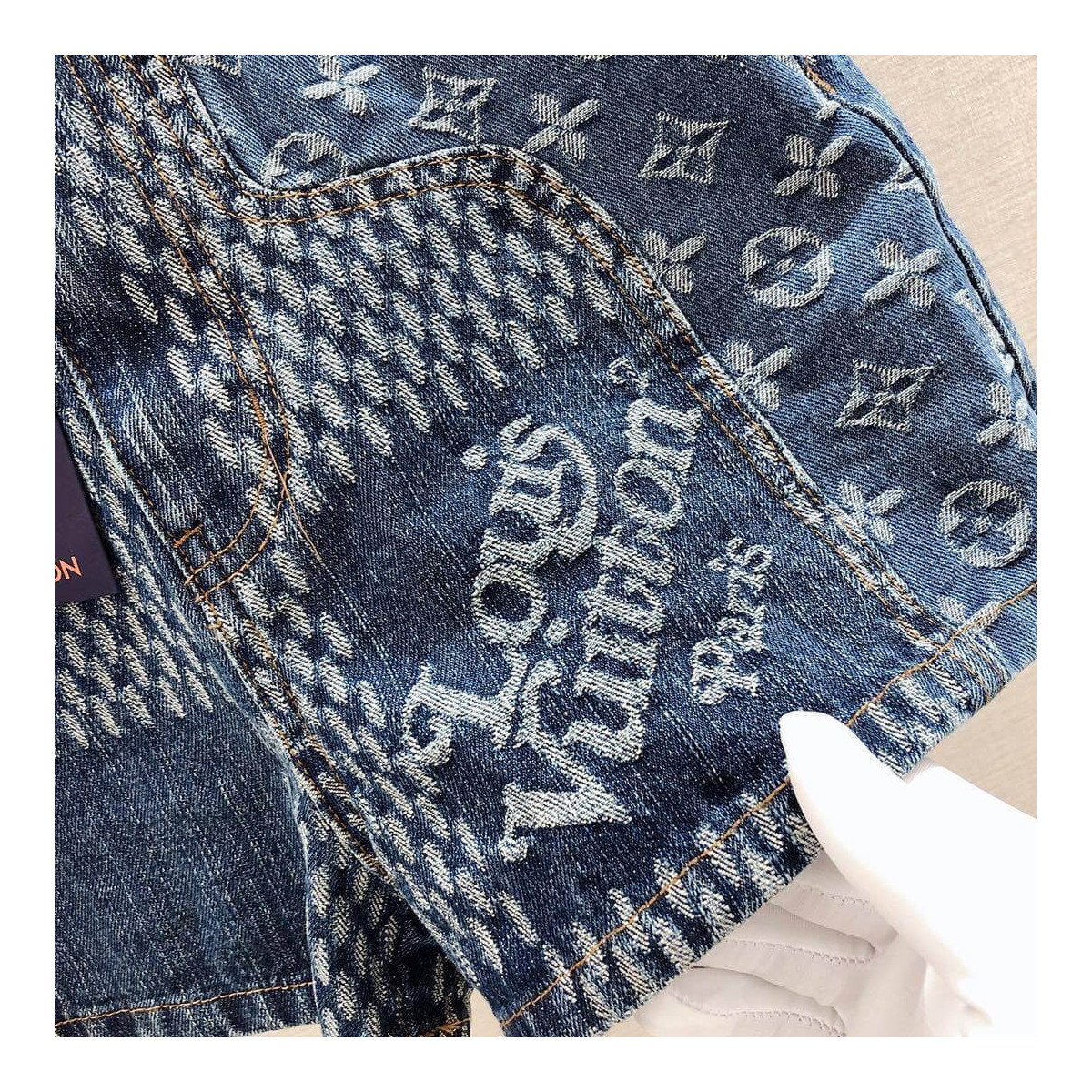 Louis Vuitton LV² Mini Shorts 1A80VK