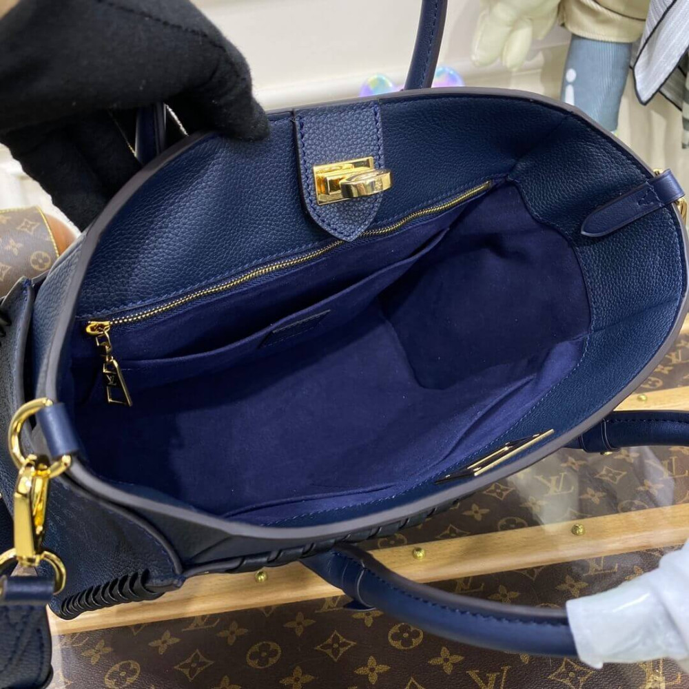 Louis Vuitton On My Side MM Shoulder Bag M21569