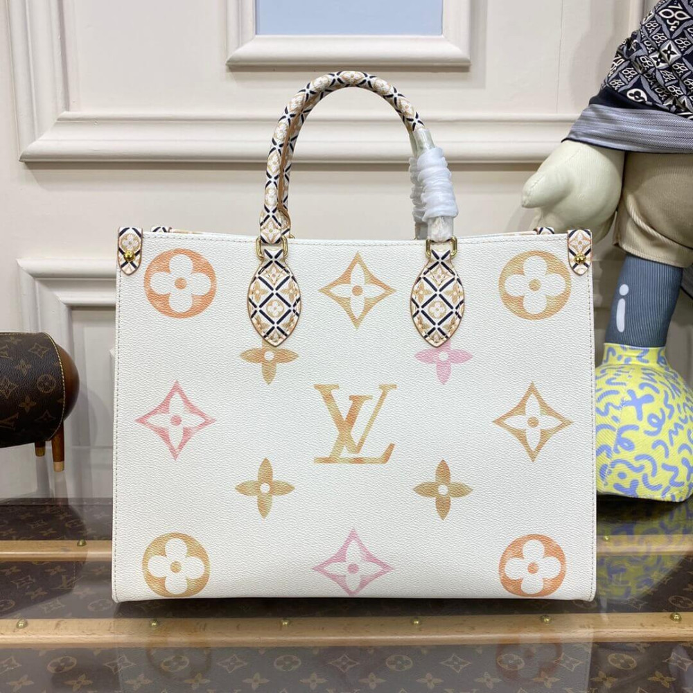 Louis Vuitton OnTheGo MM M22975