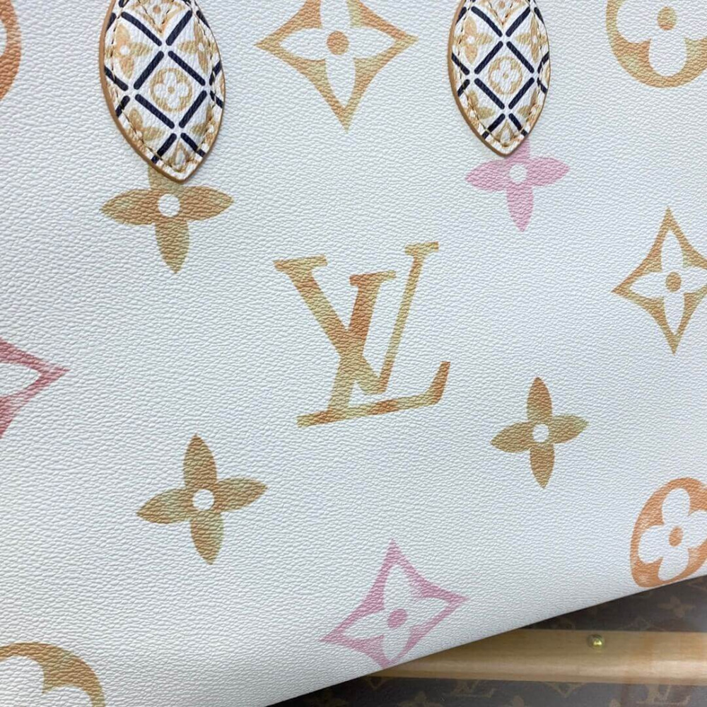 Louis Vuitton OnTheGo MM M22975