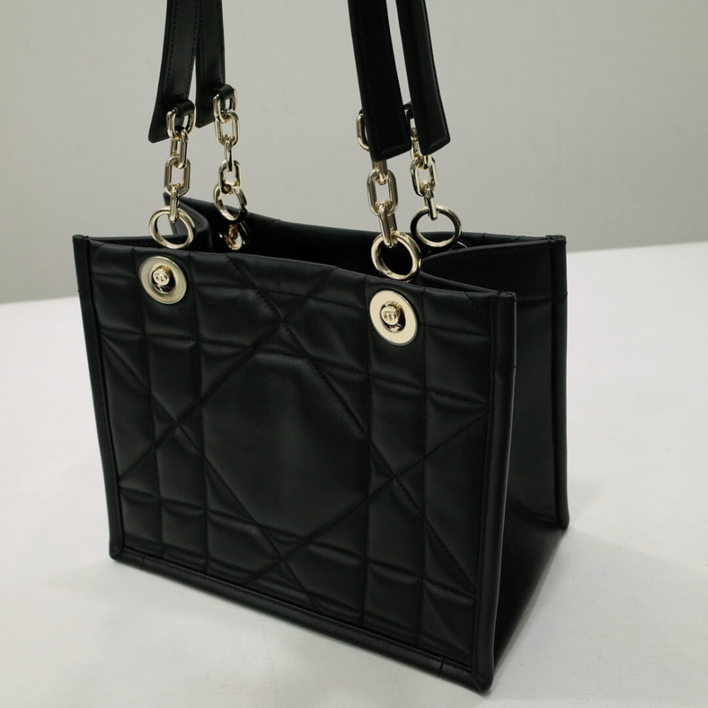 Dior Small Essential Tote Bag M8720