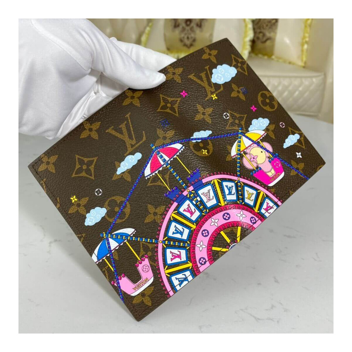 Louis Vuitton Christmas Animation 2020 Passport Cover M69746