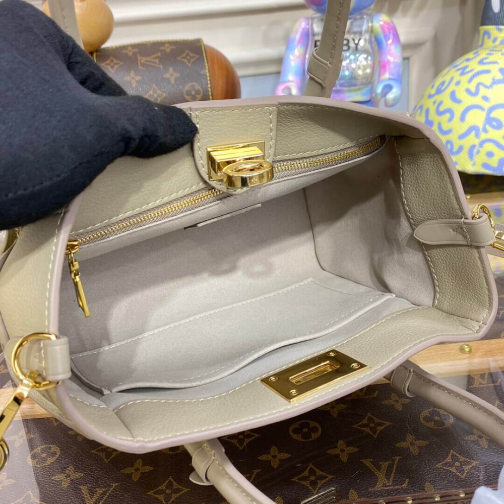 Louis Vuitton On My Side PM Shoulder Bag M20600 M21546