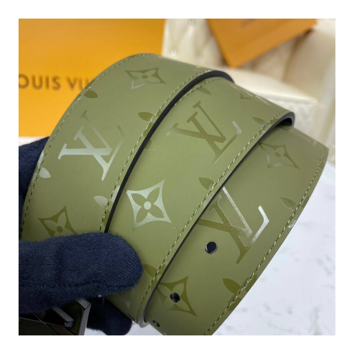 Louis Vuitton LV Pyramide 40mm Reversible M9346T