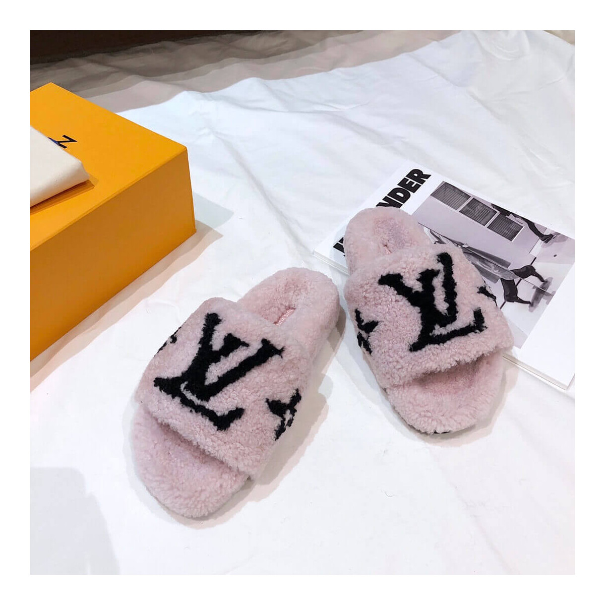 Louis Vuitton Bom Dia Flat Mules Shearling 1A8CXB