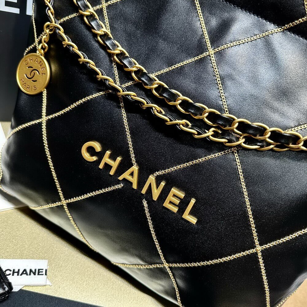 Chanel 22 Handbag Shiny Metallic Calfskin AS3260 Black/Gold