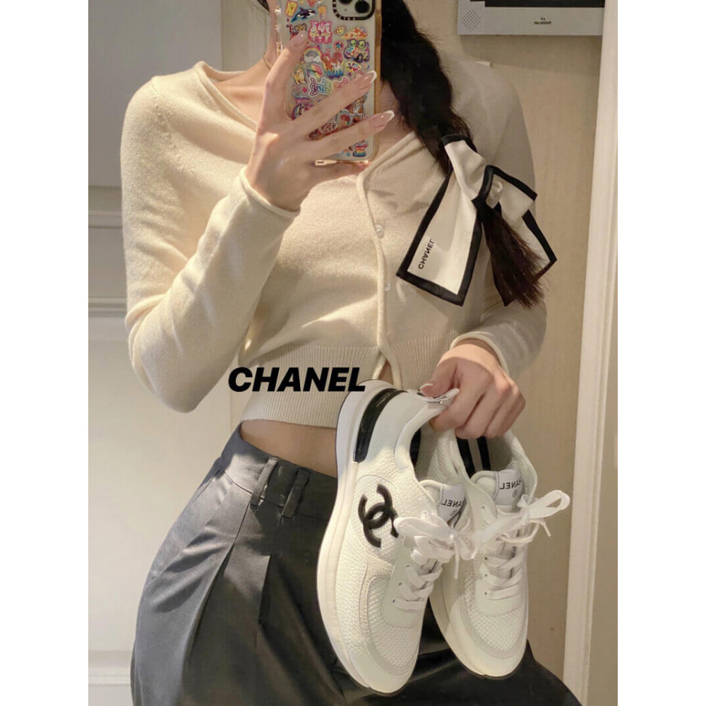 Chanel Logo Low-Top Sneakers G37491