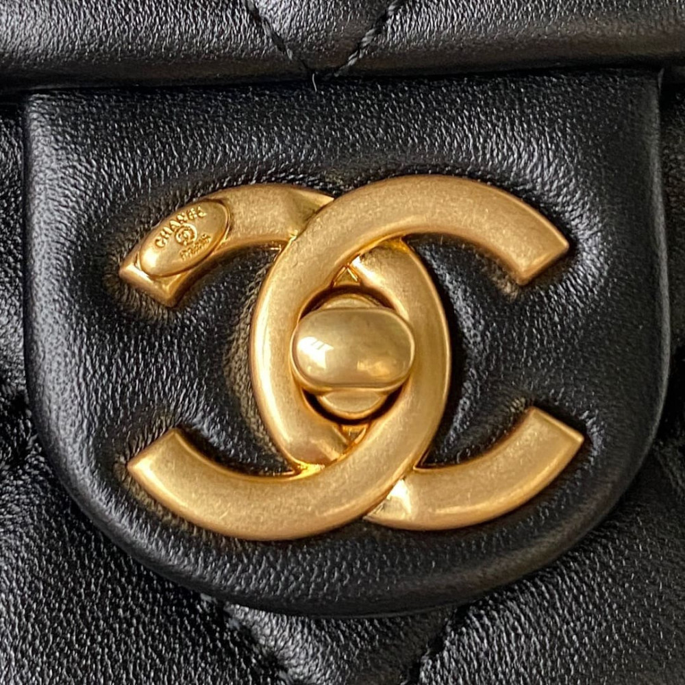 Chanel Small Flap Bag in Lambskin AS4012