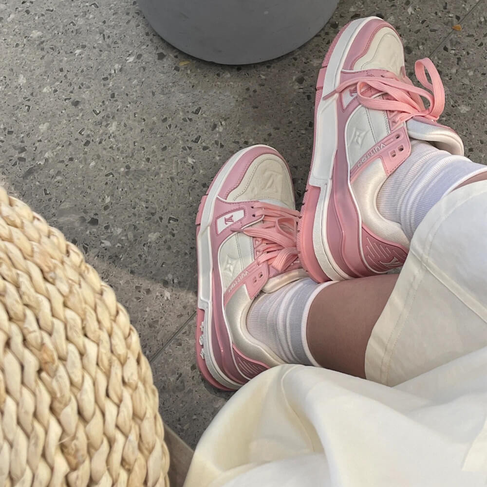 Louis Vuttion LV Trainer Sneaker Pink 1ABOEK