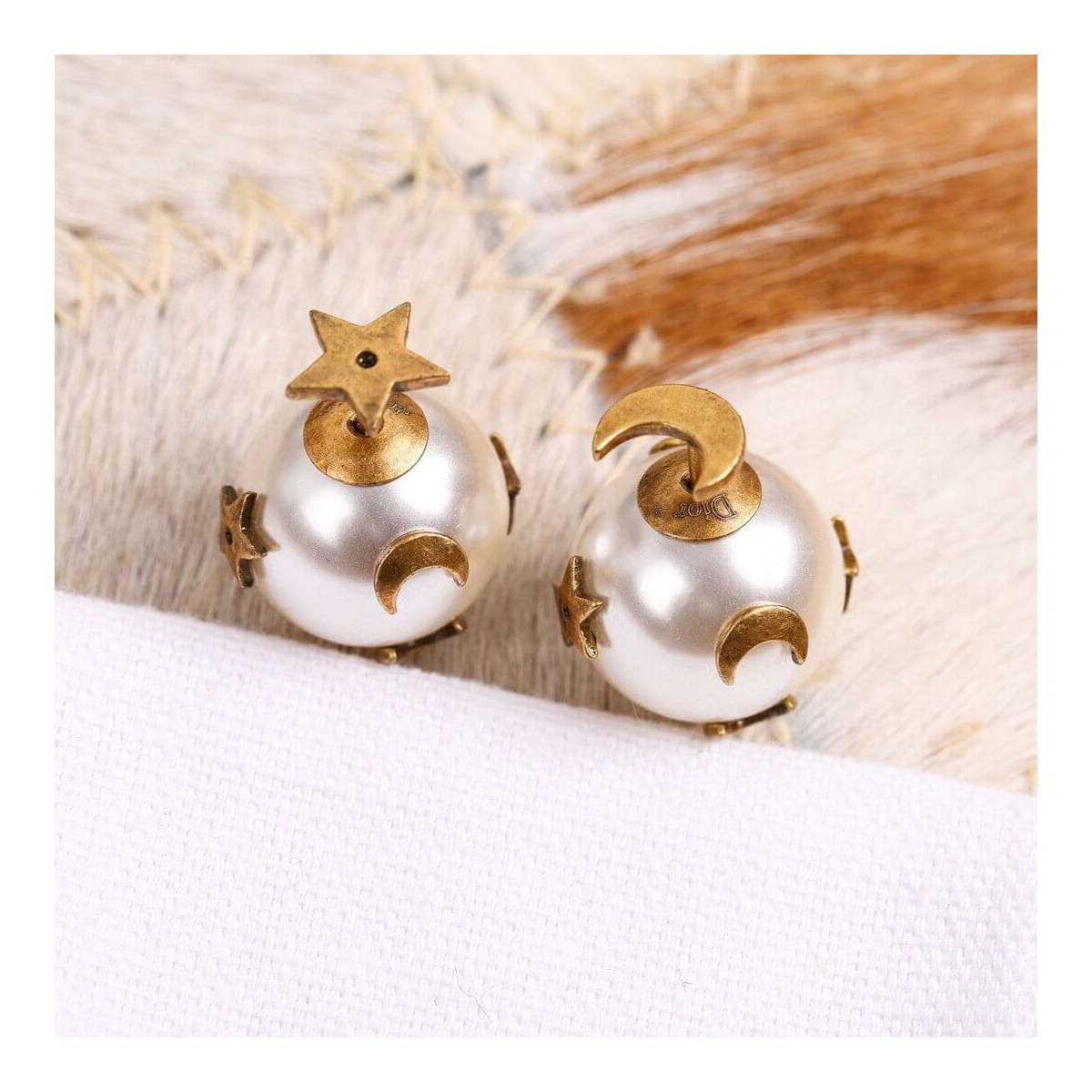 Dior Pearl Stud Earrings E1145