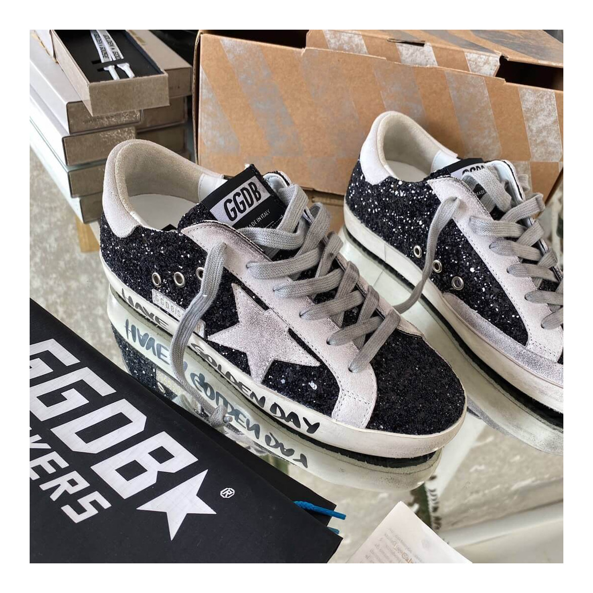 Golden Goose Superstar Sneaker WZ267