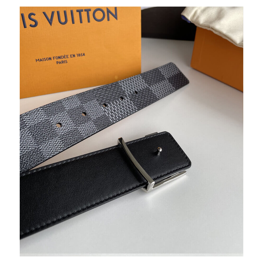 Louis Vuitton LV Initiales 40mm Reversible Belt M0340T