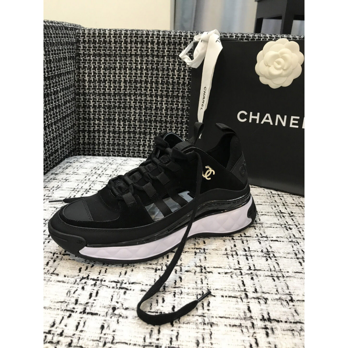 Chanel Velve Calfskin Sneakers G35617