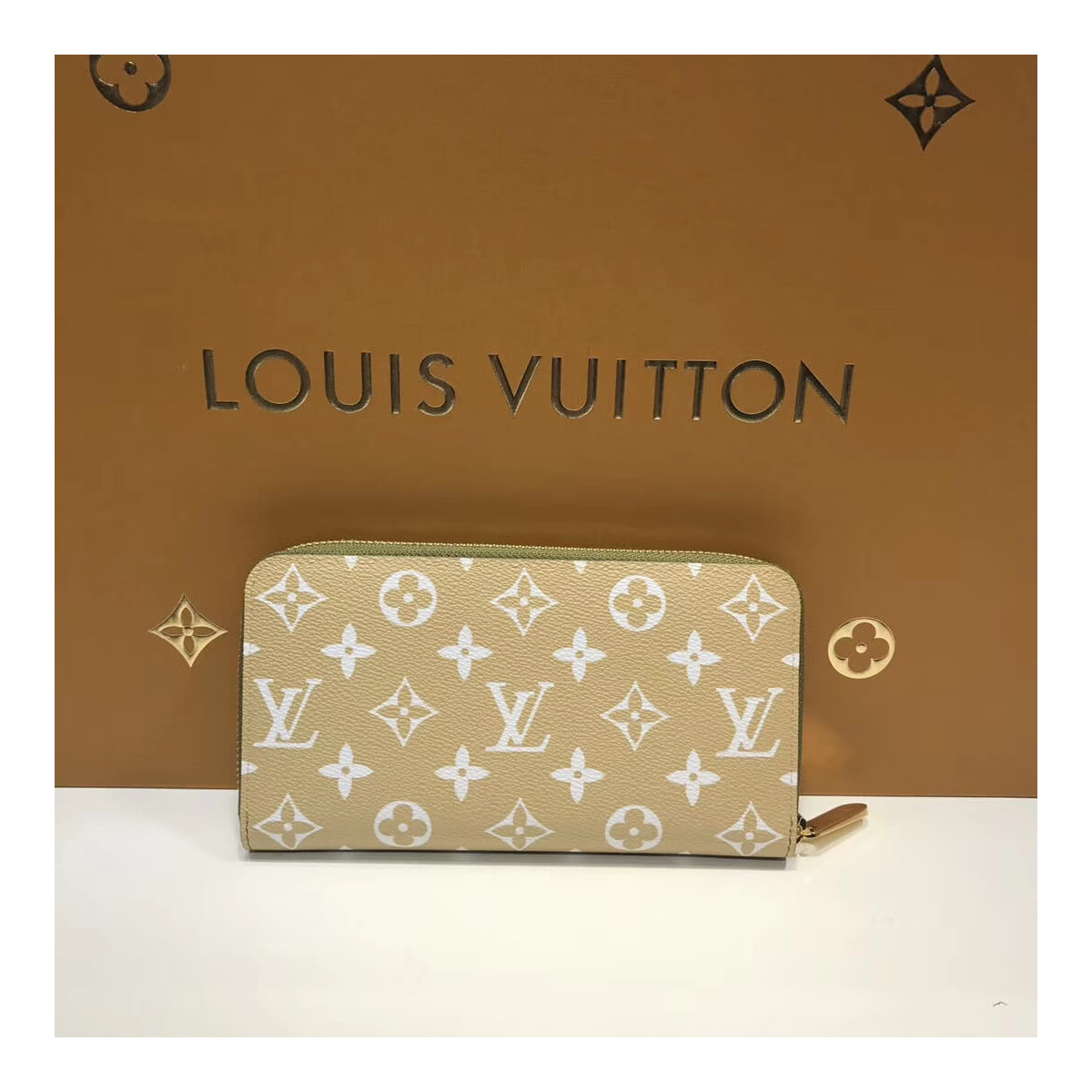 Louis Vuitton Zippy Wallet M67549 M67550