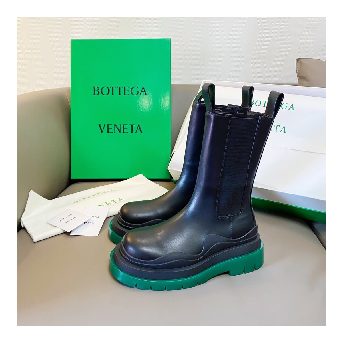 Bottega Veneta Rubber-Trimmed Leather Chelsea Boots Black/Green