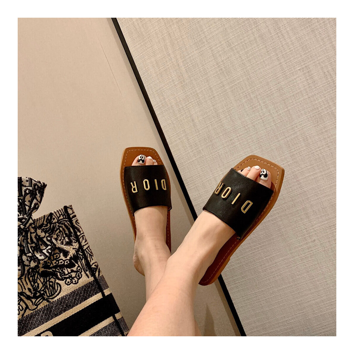 Christian Dior Logo Leather Mule D20601