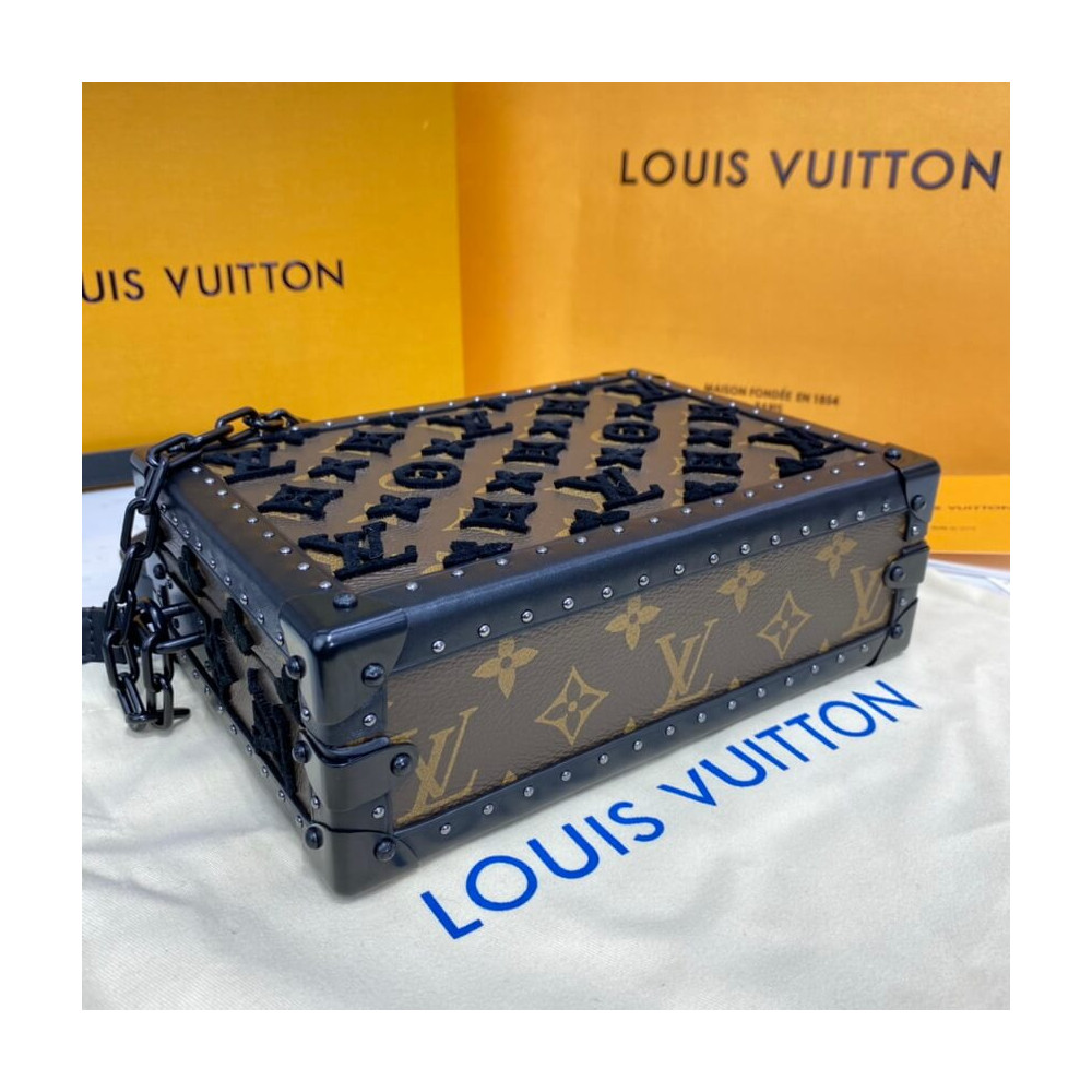 Louis Vuitton Clutch Box M20233