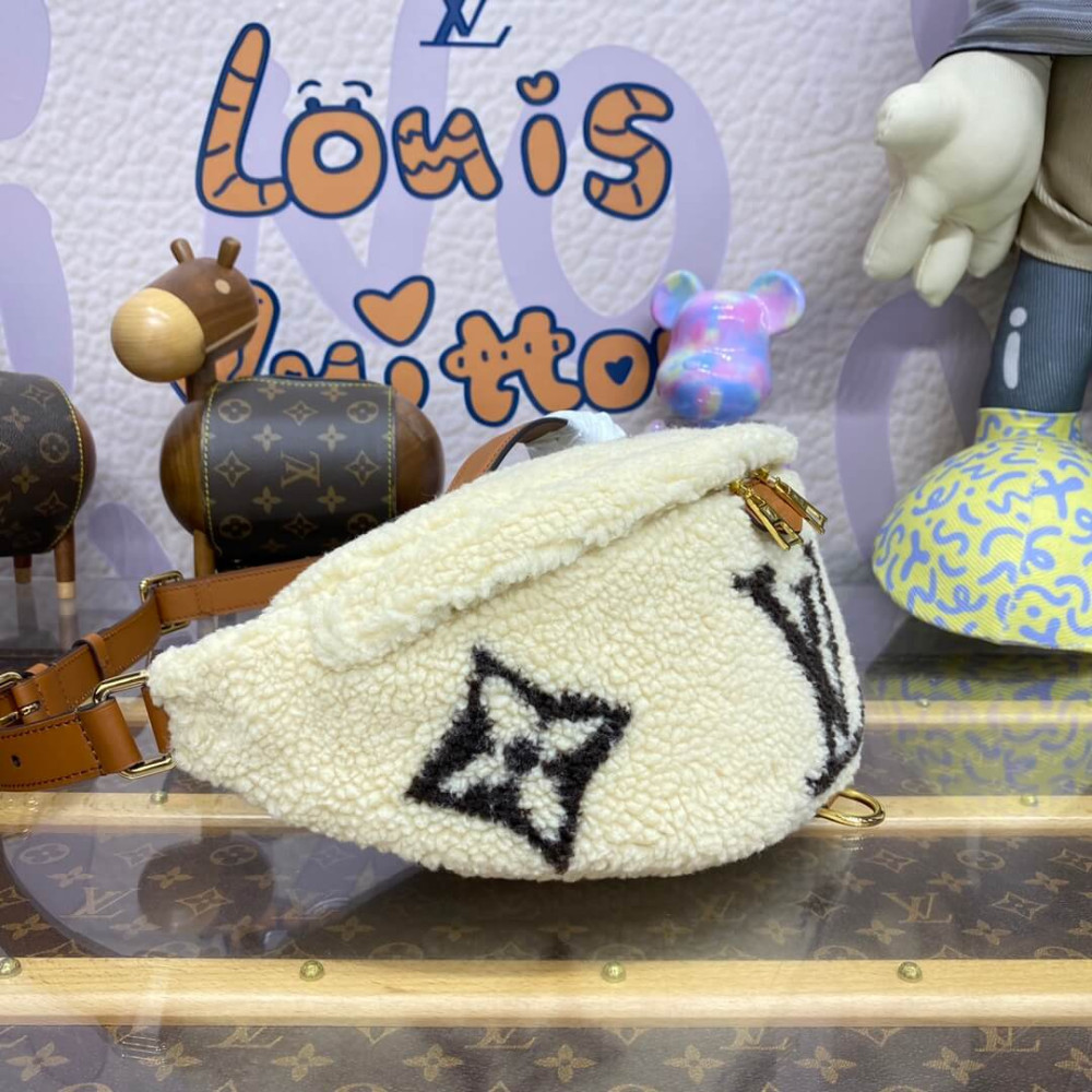 Louis Vuitton Ski Shearling Bumbag M23715