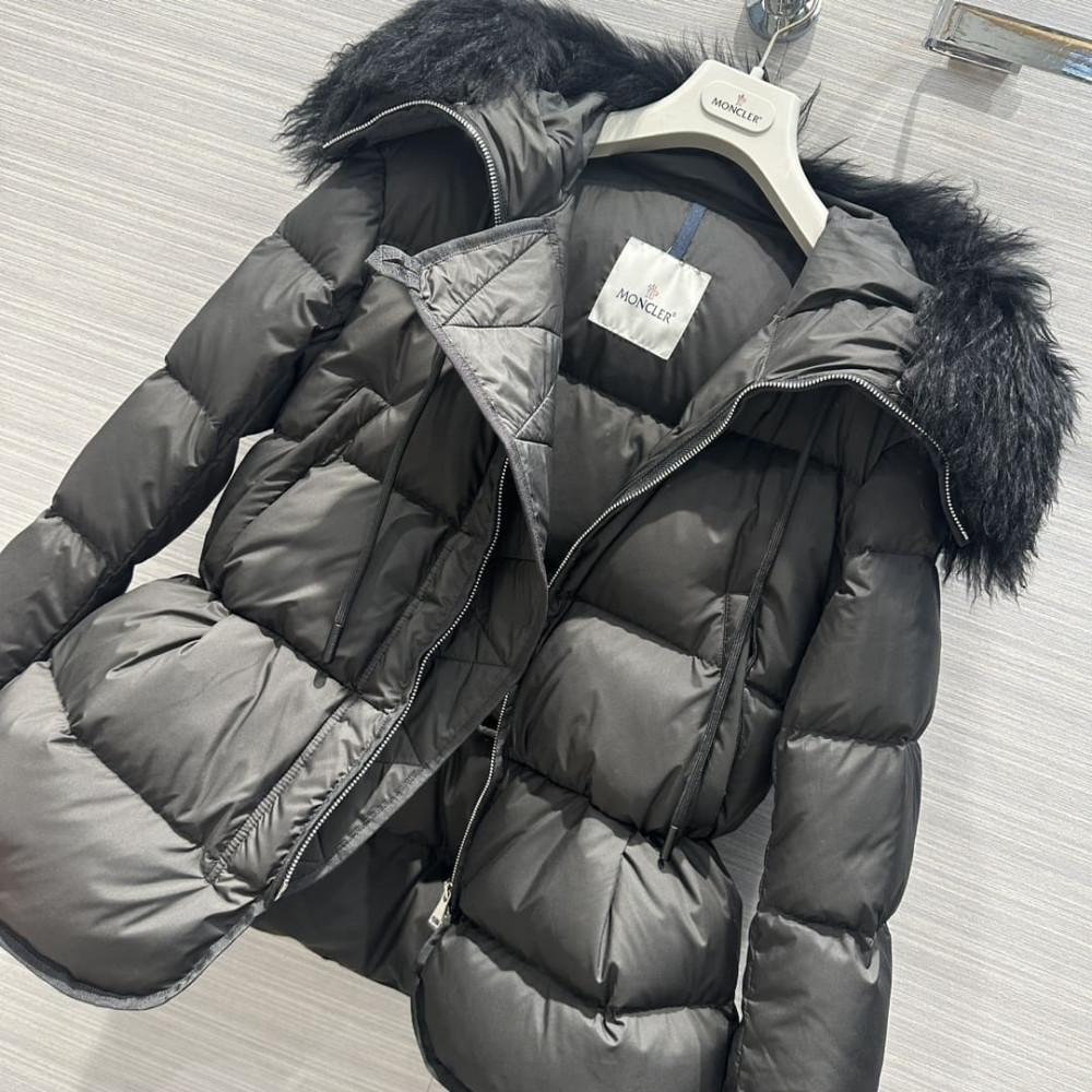 Moncler Locustelle Short Down Jacket A998986