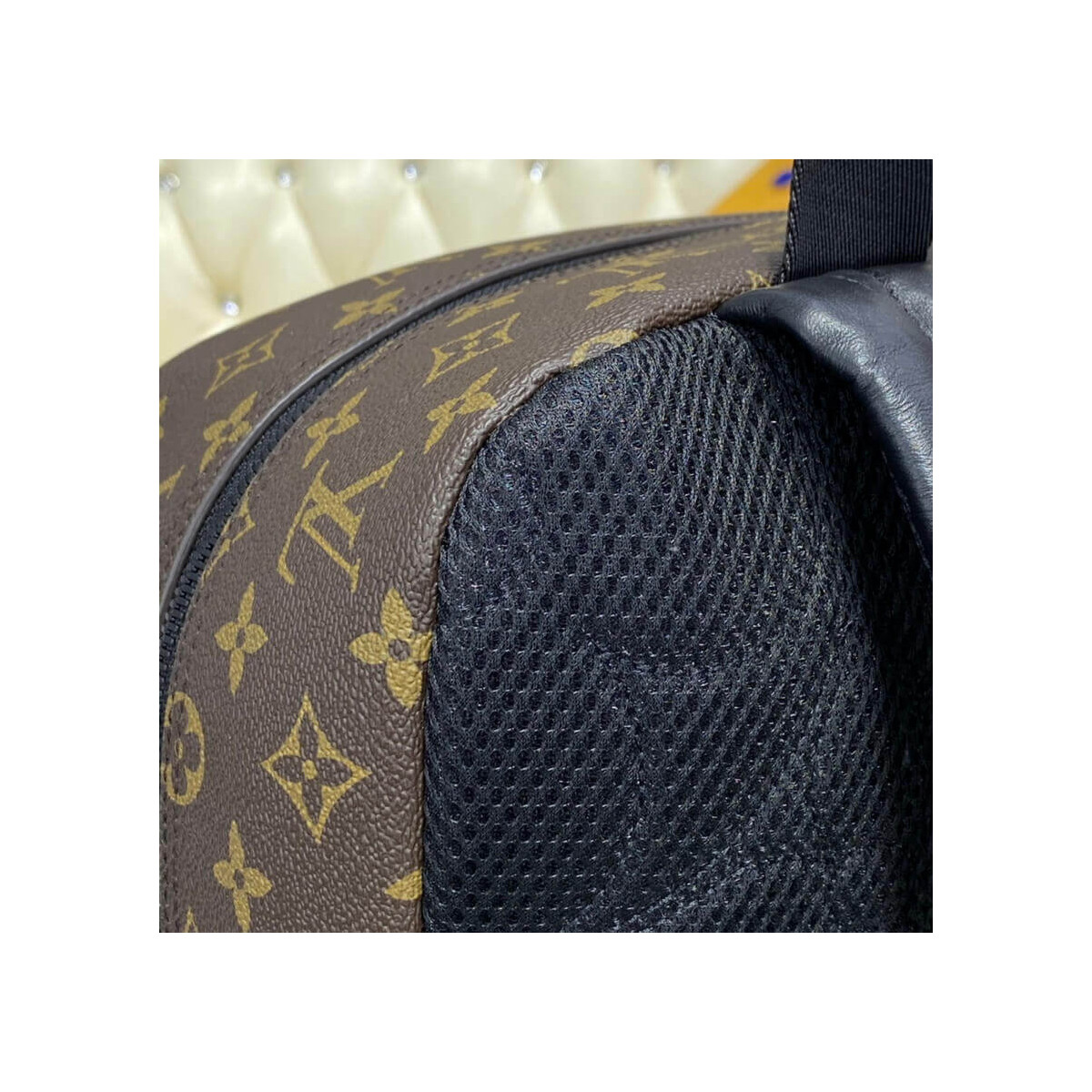 Louis Vuitton Dean Backpack M45335