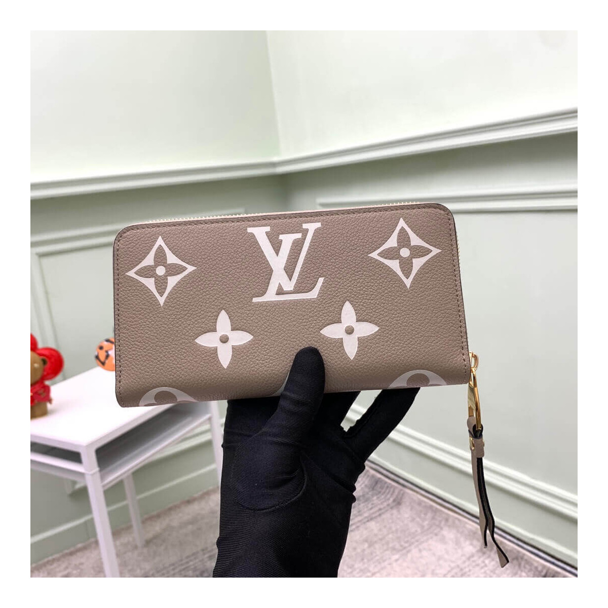 Louis Vuitton Zippy Wallet M69794