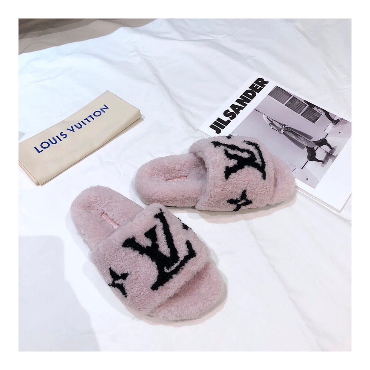 Louis Vuitton Bom Dia Flat Mules Shearling 1A8CXB