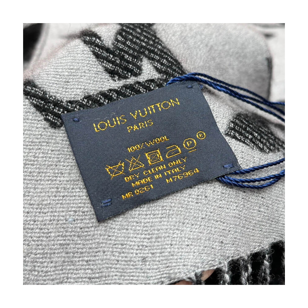 Louis Vuitton Simply LV Scarf M76964