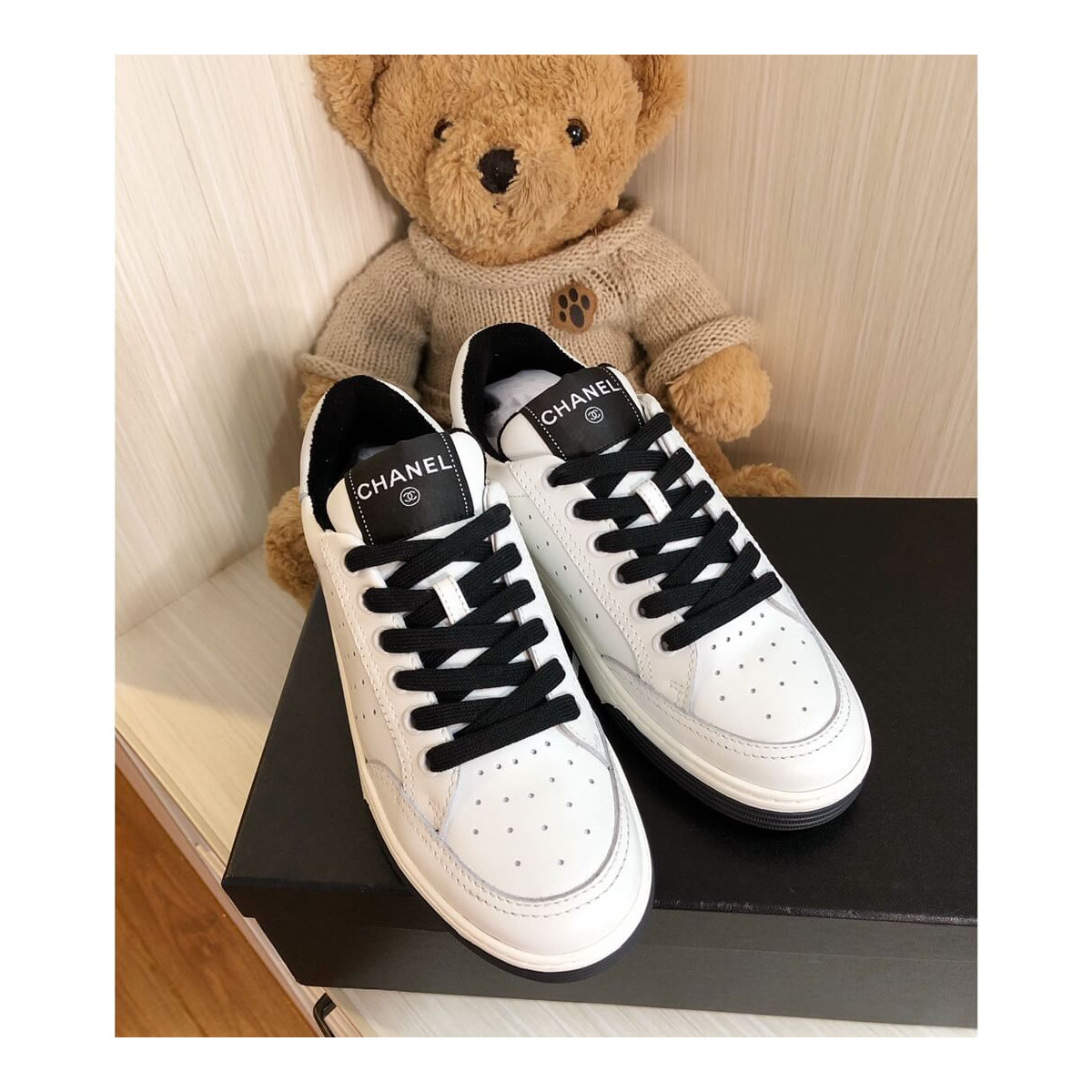 Chanel Rainbow Sneakers G35934 White / Black