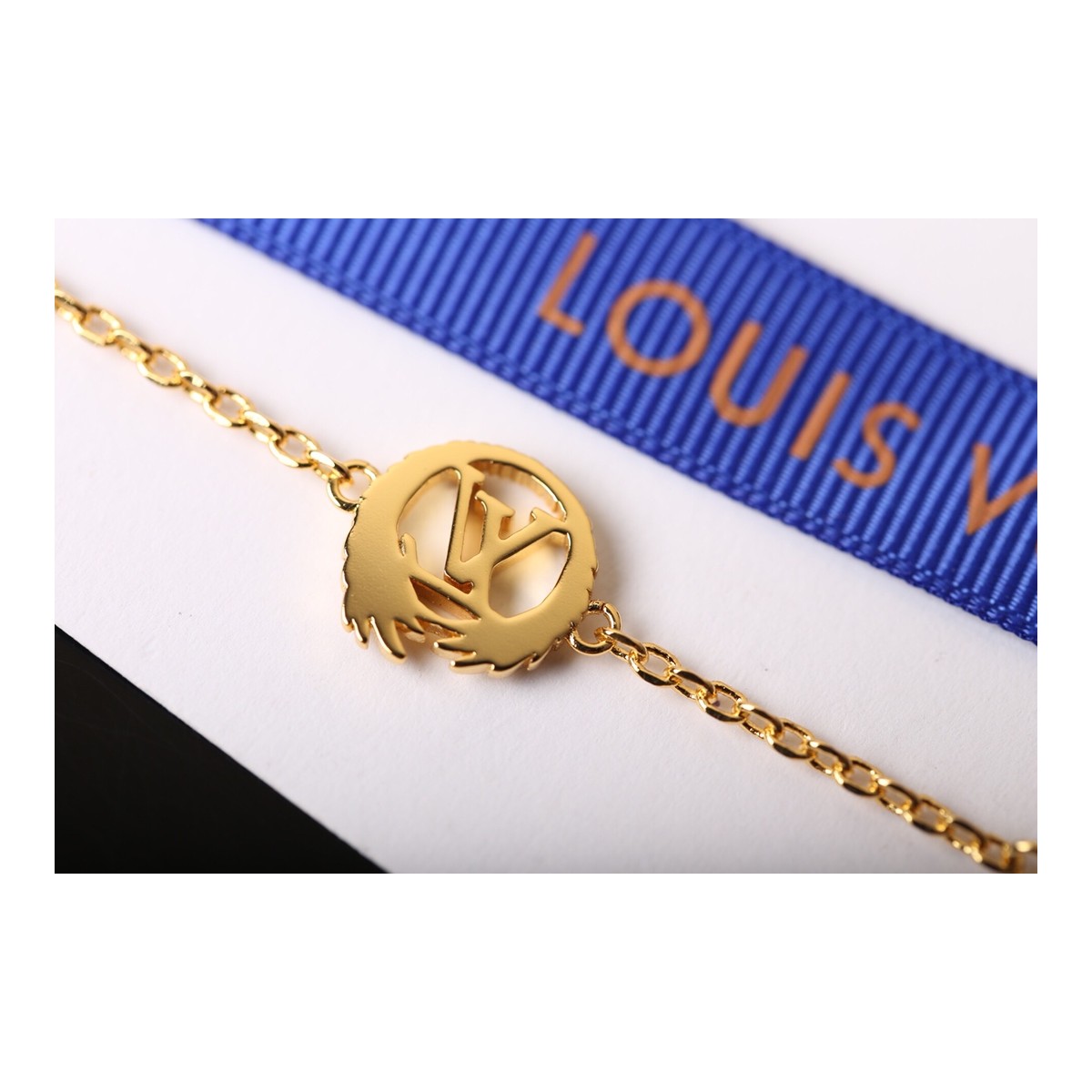 Louis Vuitton M64292 LV Angel Bracelet Yellow Gold