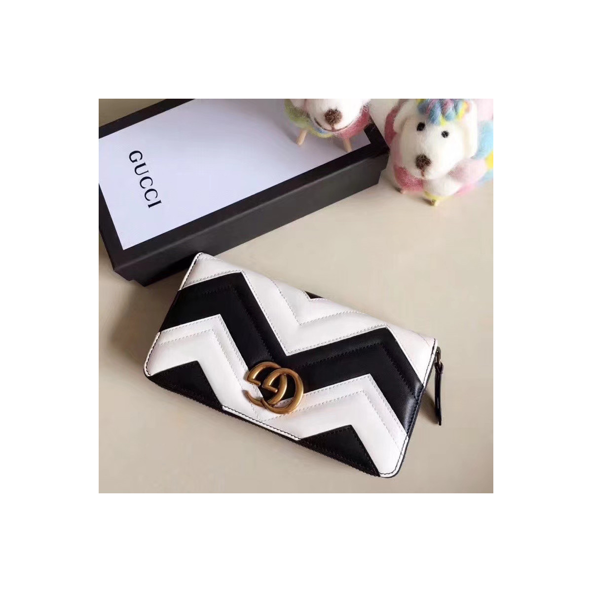 Gucci GG Marmont Zip Around Wallet 443123 Black / White