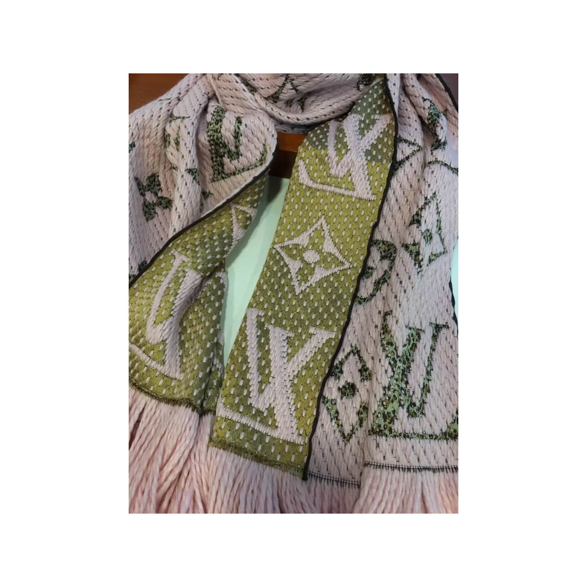 Louis Vuitton Monogram Giant Jungle Logomania Scarf M75884