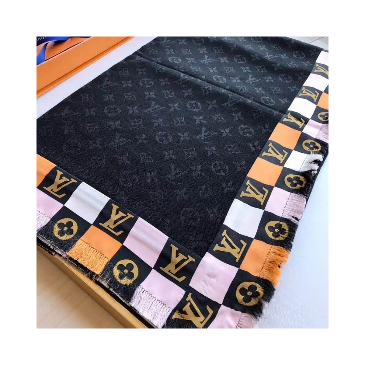 Louis Vuitton Monogram Check Shawl M68644 M68645