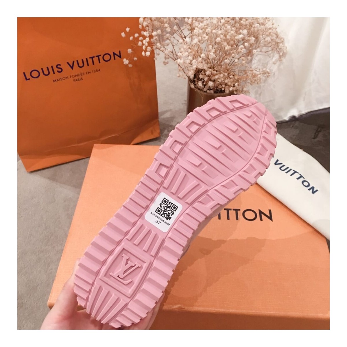 Louis Vuitton Suede Run Away Sneaker 1A5C2G