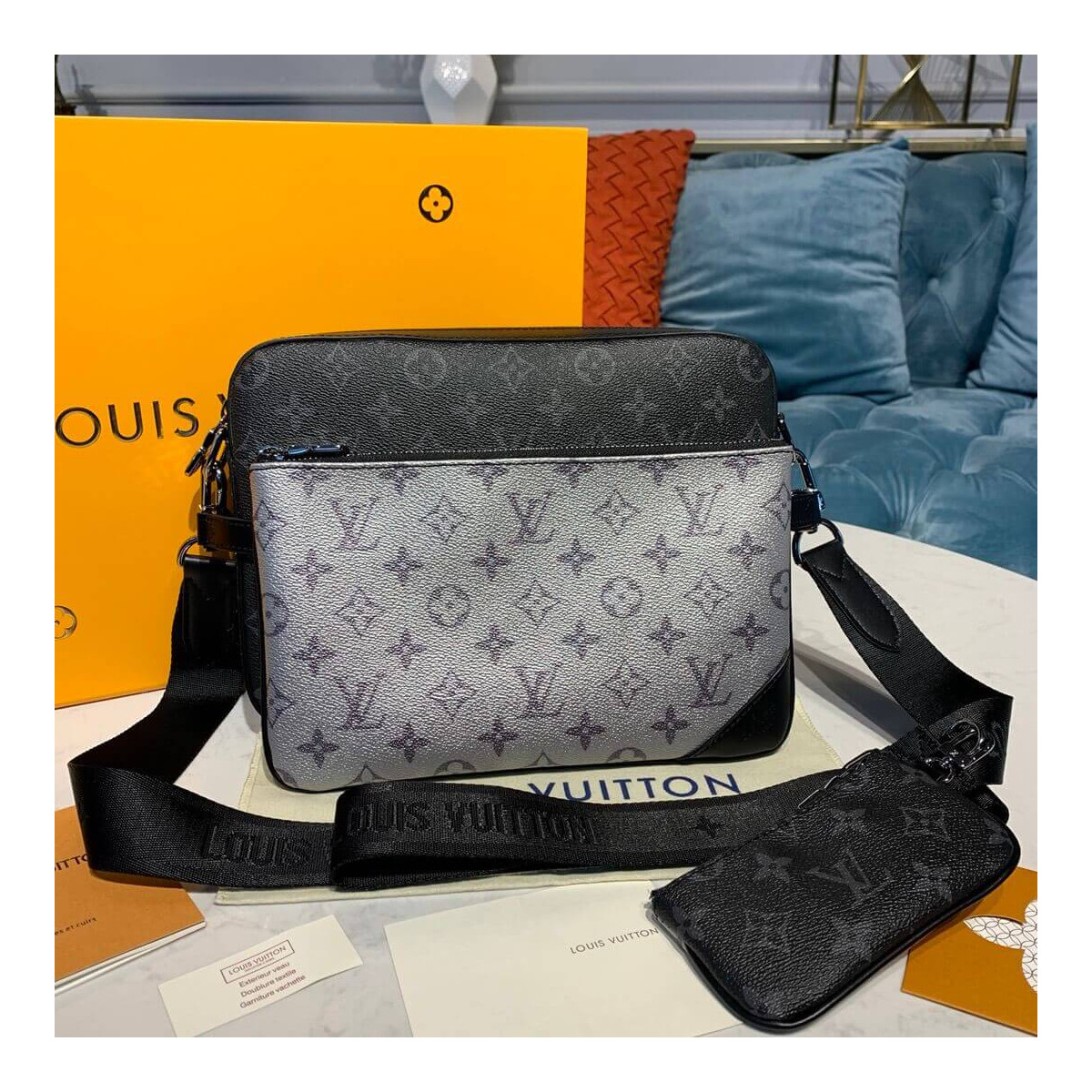 Louis Vuitton District Multi Message Bag M45320