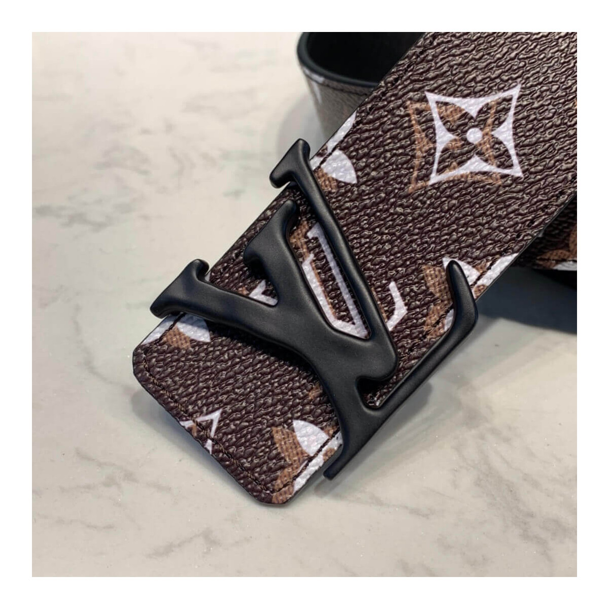 Louis Vuitton LV Shape 40mm Reversible Belt MP241T