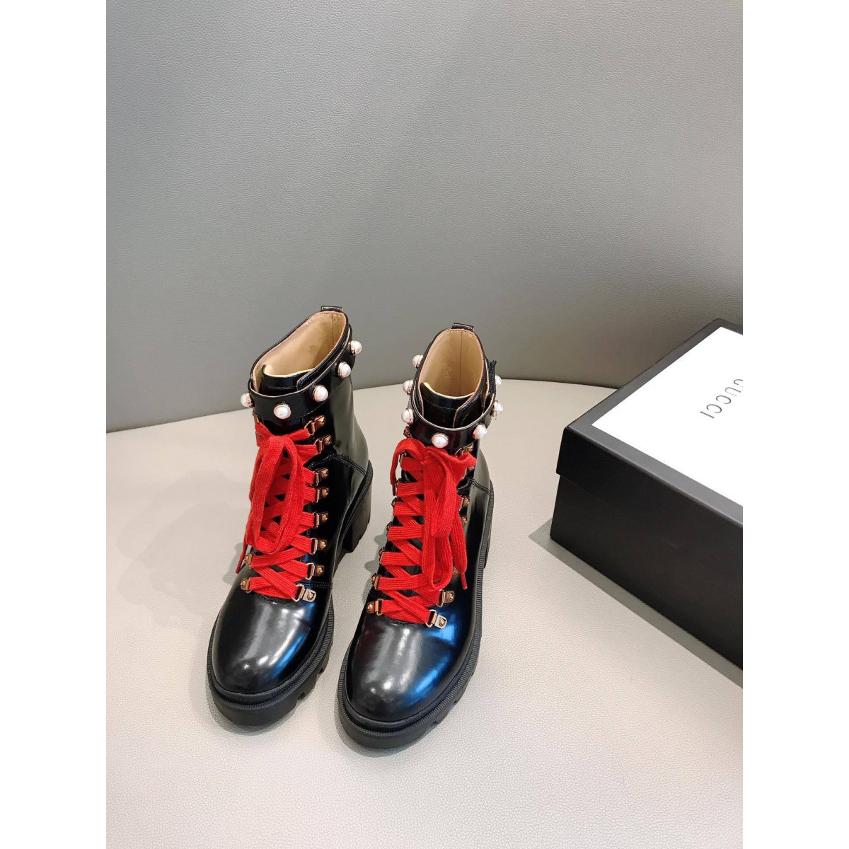 Gucci Leather Ankle Boot 497372