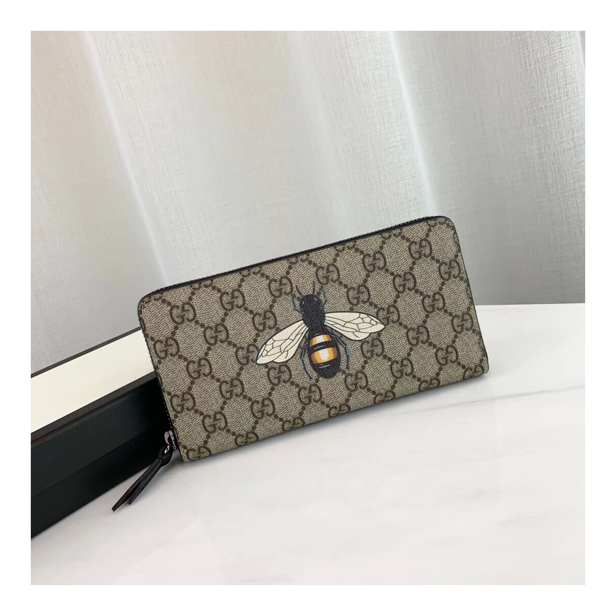 Gucci Bee Print GG Supreme Zip Around Wallet 451273