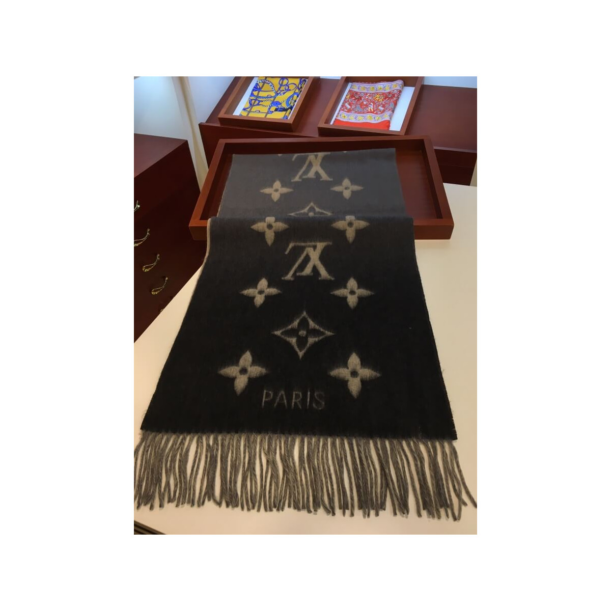 Louis Vuitton Heavy Monogram Cashmere Heavy Scarf M70868