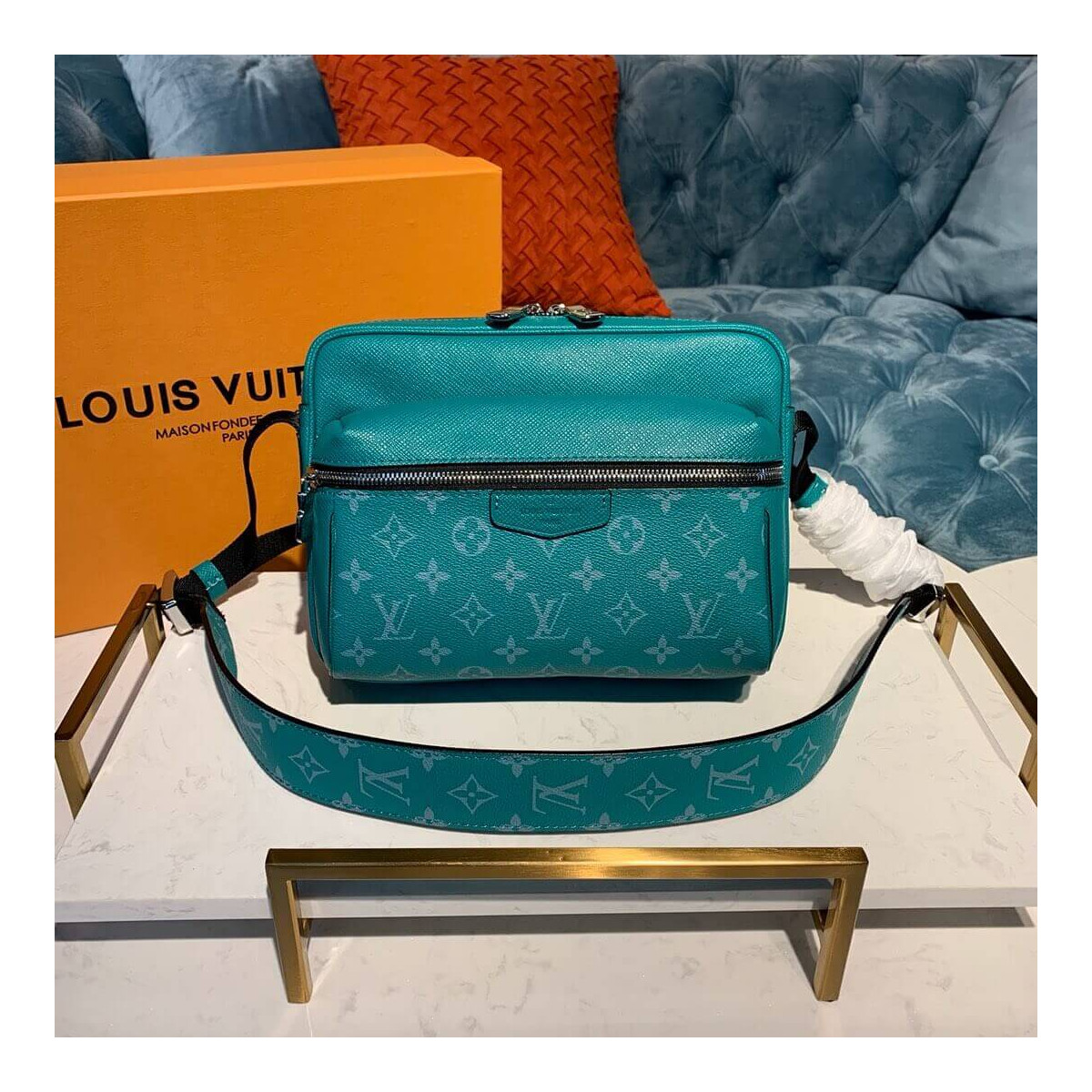 Louis Vuitton Outdoor Messenger M30241