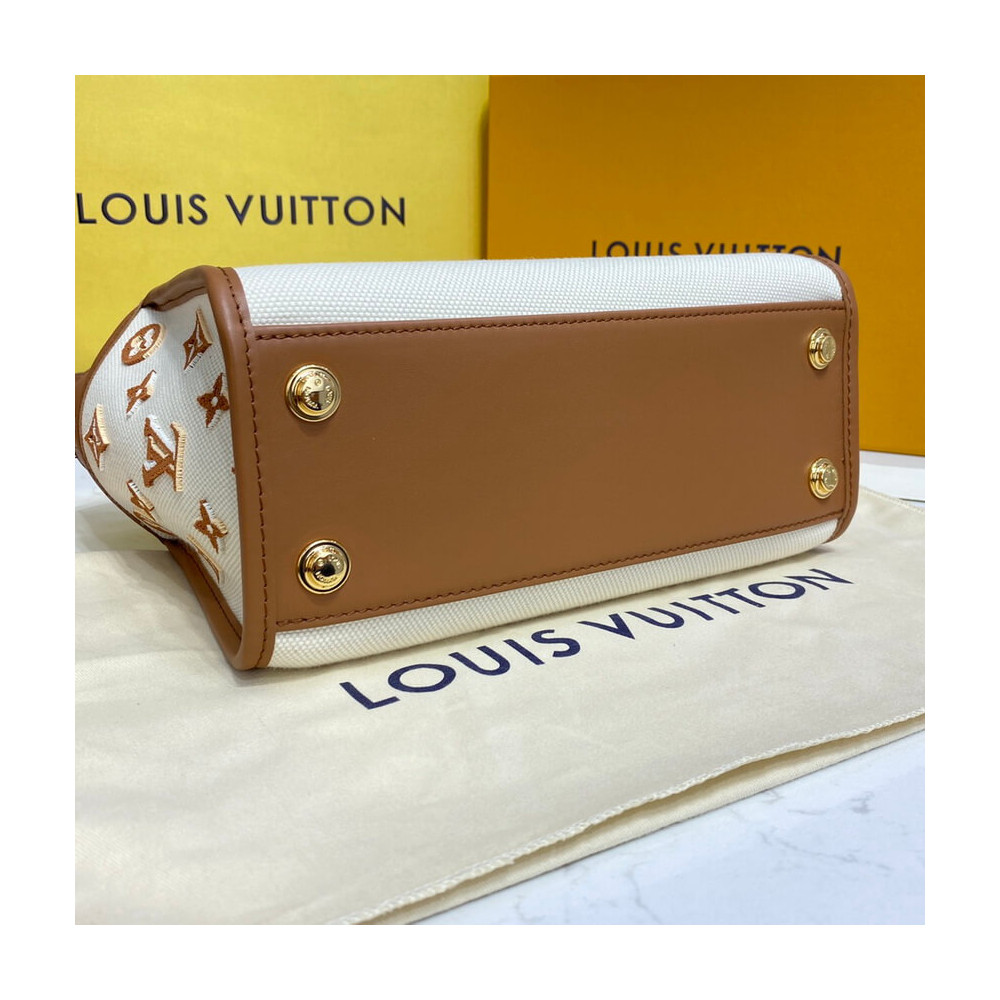 Louis Vuitton On My Side PM M59905