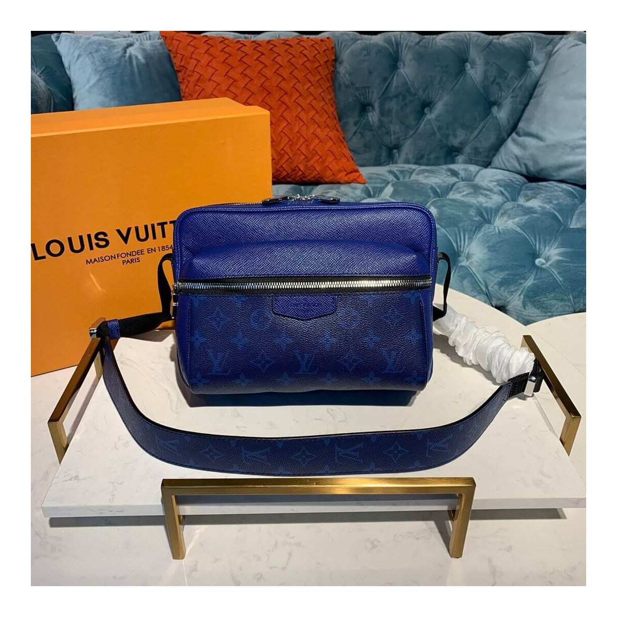 Louis Vuitton Outdoor Messenger M30242