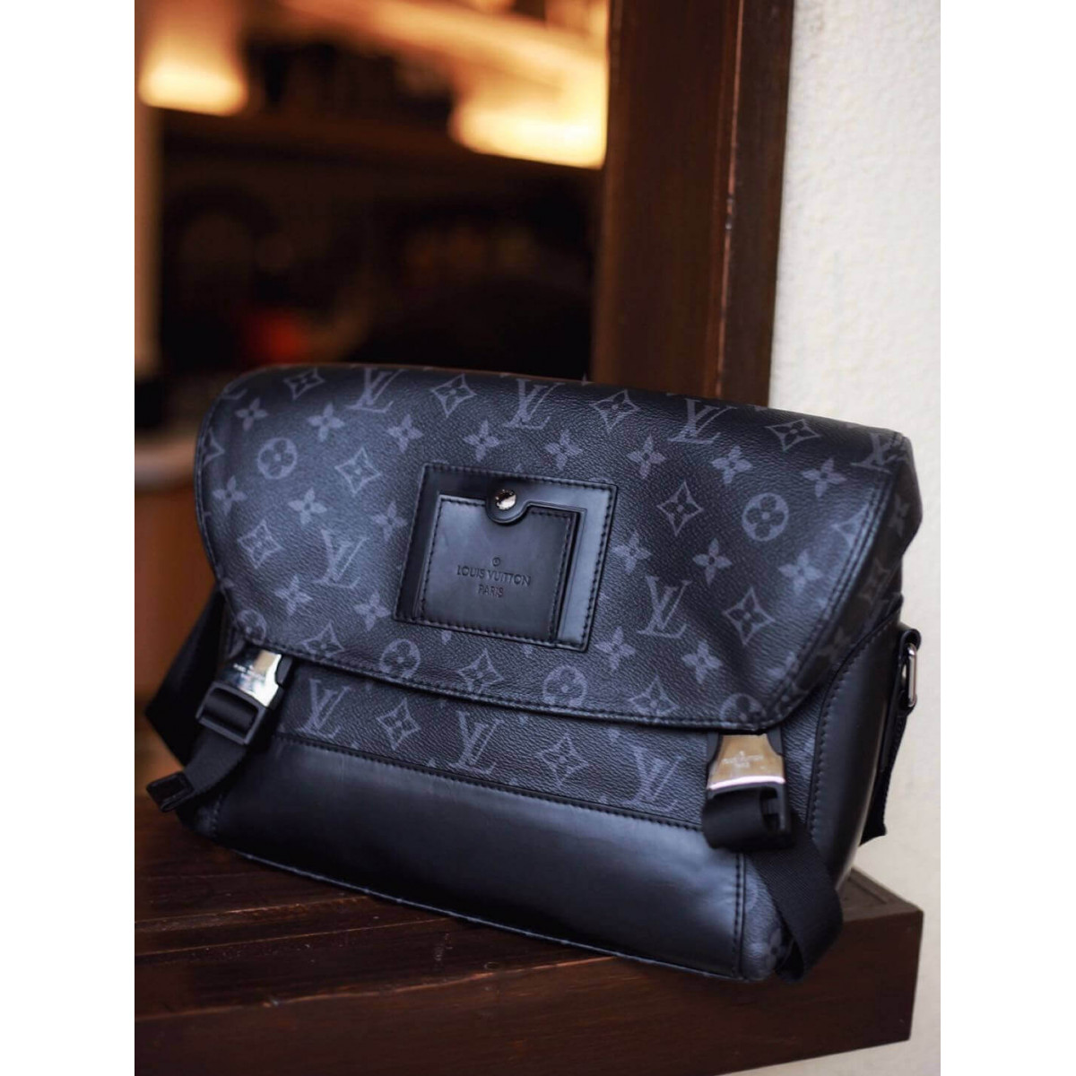 Louis Vuitton Monogram Eclipse Canvas Messenger Pm Voyager M40511