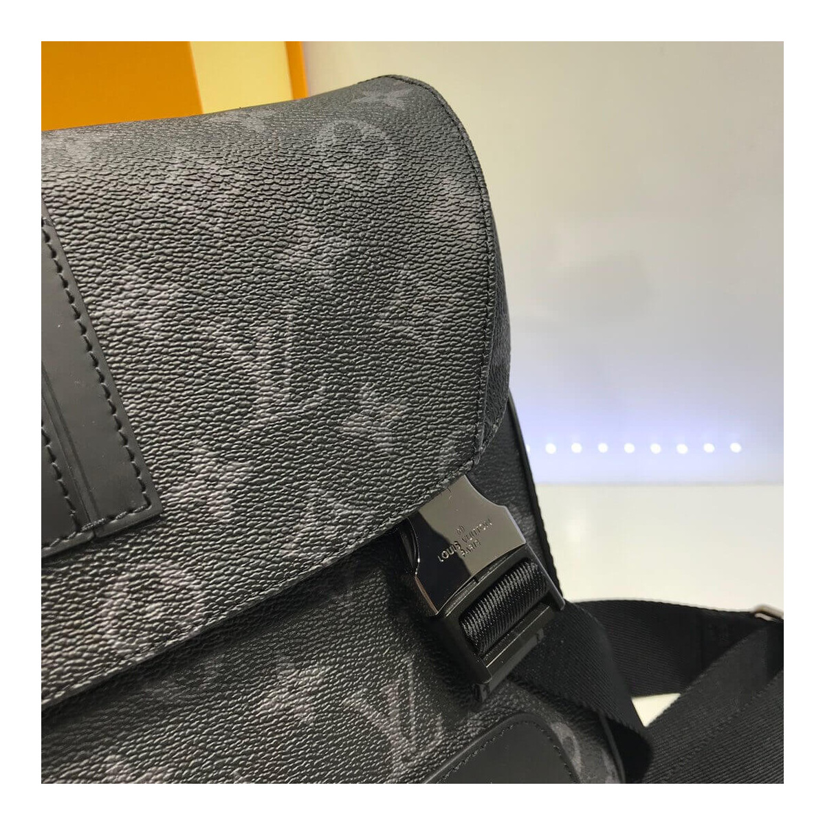 Louis Vuitton Monogram Eclipse Canvas Messenger Pm Voyager M40511