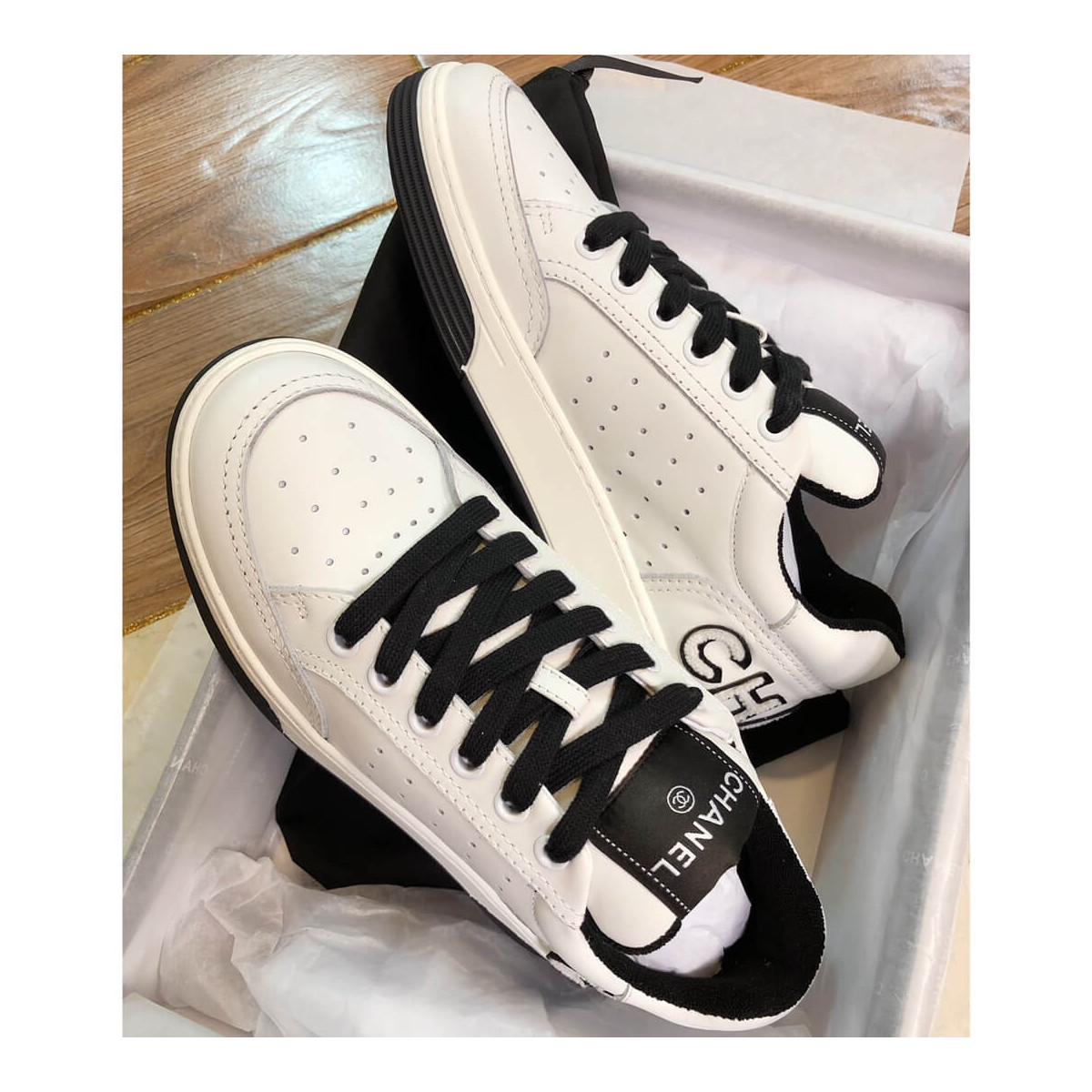 Chanel Rainbow Sneakers G35934 White / Black