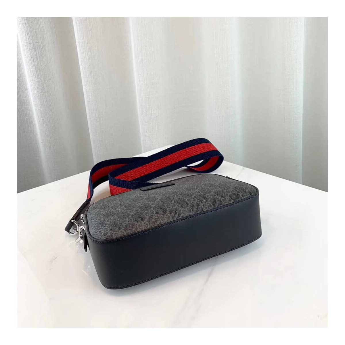 Gucci GG Supreme Messenger Bag 574886