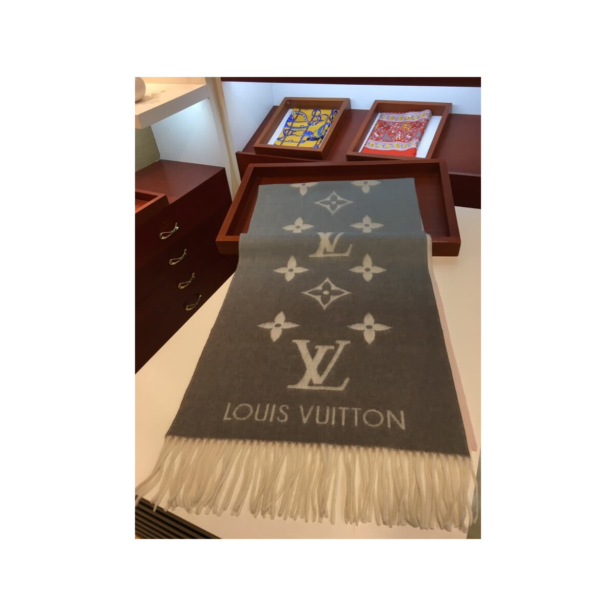 Louis Vuitton Heavy Monogram Cashmere Heavy Scarf M70869