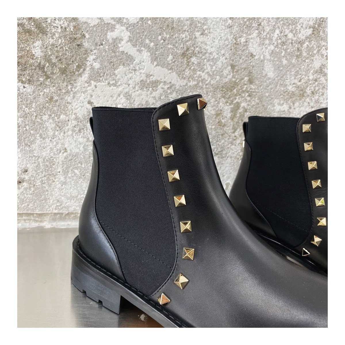 Valentino Garavani Rockstud Ankle Boot 20mm D47