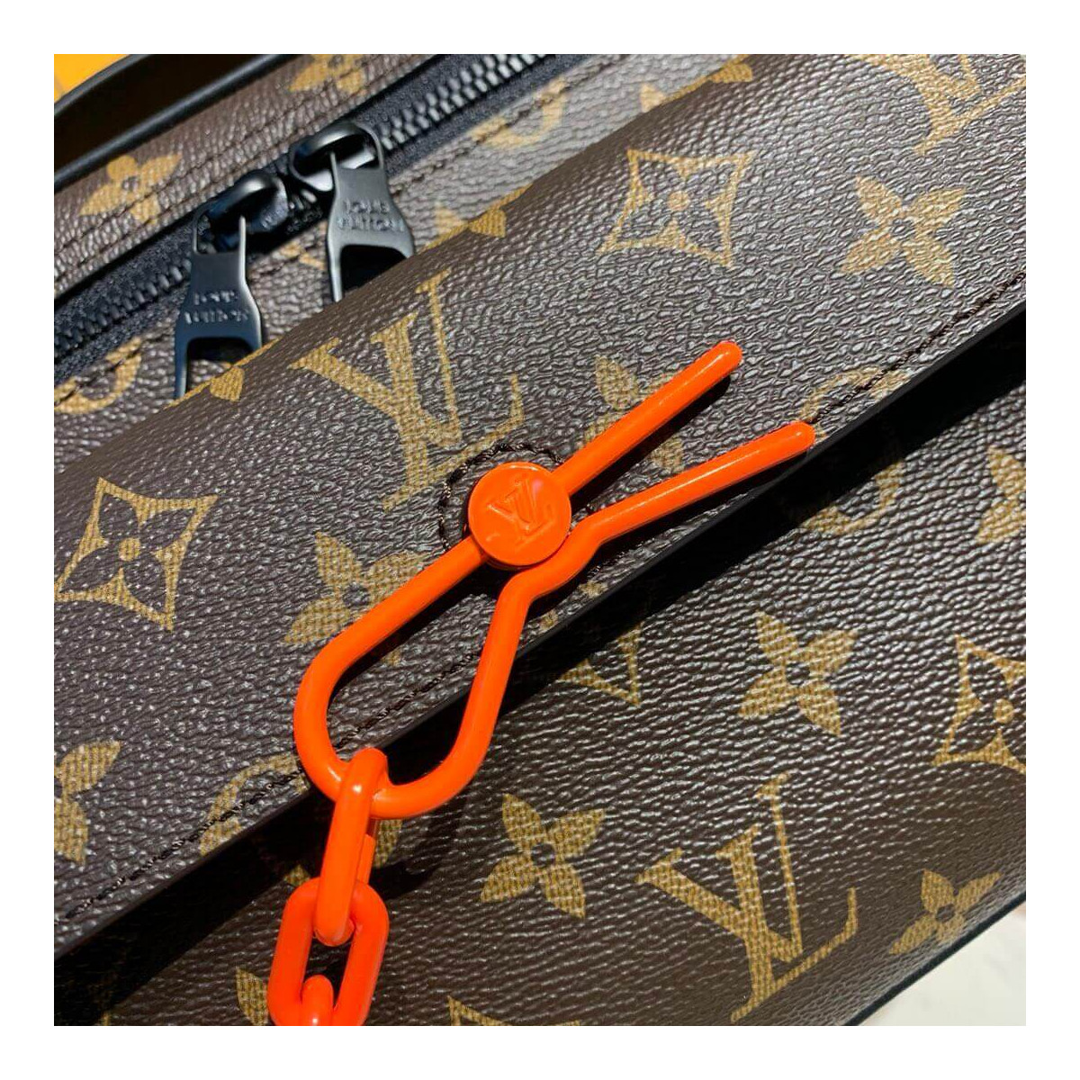 Louis Vuitton Monogram Canvas Camera Bag M61118